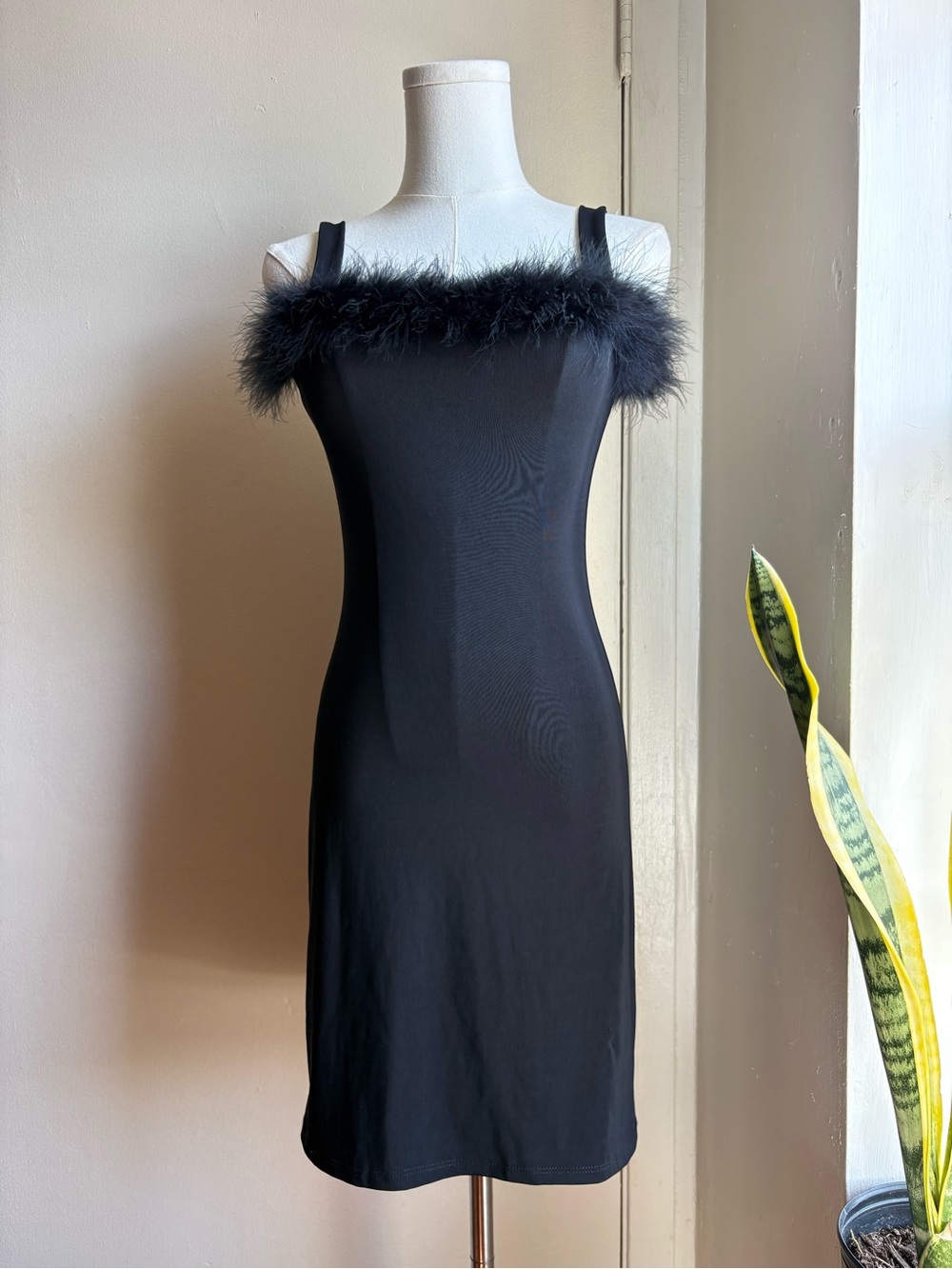 vintage 90s y2k vixen noir faux fur dress